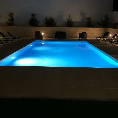 Holiday home Alojamentos Campo & Mar - Vivenda Golden House Bica